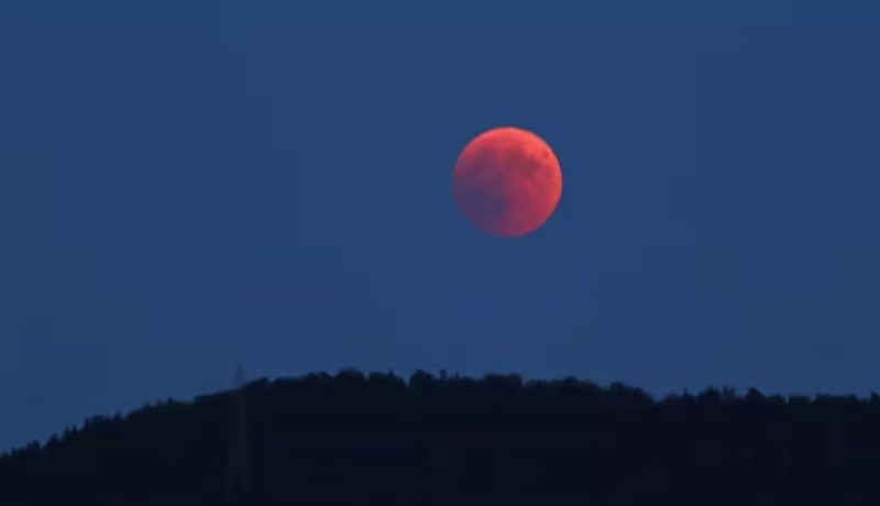এ সপ্তাহেই দেখা যাবে কর্ন মুন, সঙ্গে শনি